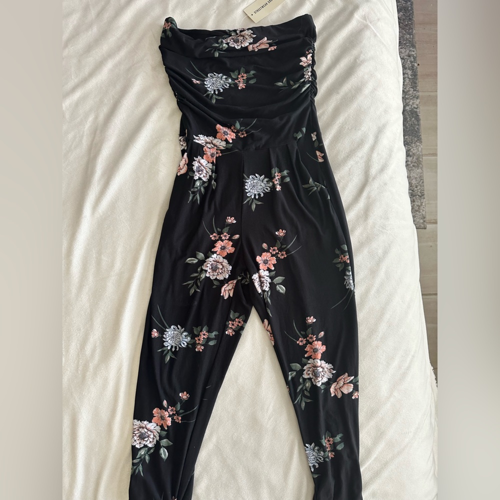 Strapless Floral pant romper